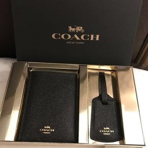 Coach Passport & Luggage Tag Gift Box Set